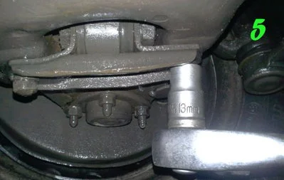 Снятие переднего амортизатора