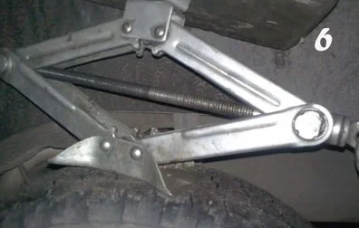 Отжимание колеса домкратом от кузова