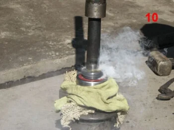 Надевание нагретого кольца на полуось