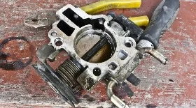 Чистка заслонки дросселя Daewoo Nexia и Lanos