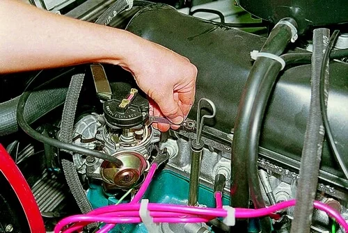 проверка щупом проверка угла замкнутого состояния контактов прерывателя