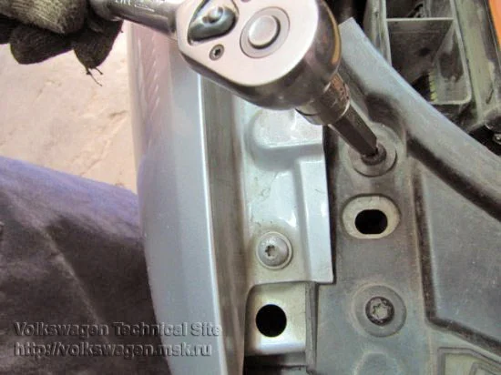 Replacing the Timing Belt and Injection Pump Belt on Audi A6 2.5 TDI V6