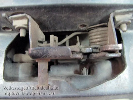 Replacing the Timing Belt and Injection Pump Belt on Audi A6 2.5 TDI V6