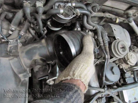 Replacing the Timing Belt and Injection Pump Belt on Audi A6 2.5 TDI V6