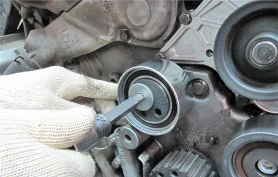 Replacing the Timing Belt and Injection Pump Belt on Audi A6 2.5 TDI V6