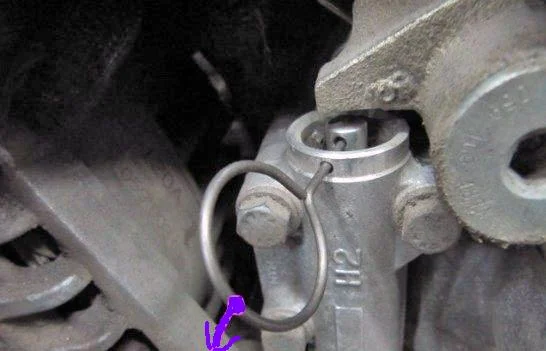 Replacing the Timing Belt and Injection Pump Belt on Audi A6 2.5 TDI V6