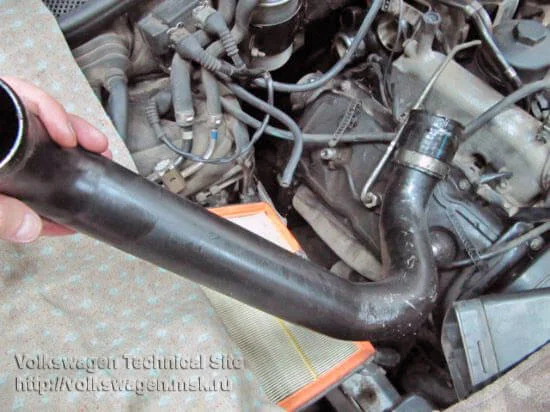 Replacing the Timing Belt and Injection Pump Belt on Audi A6 2.5 TDI V6