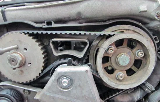 Replacing the Timing Belt and Injection Pump Belt on Audi A6 2.5 TDI V6
