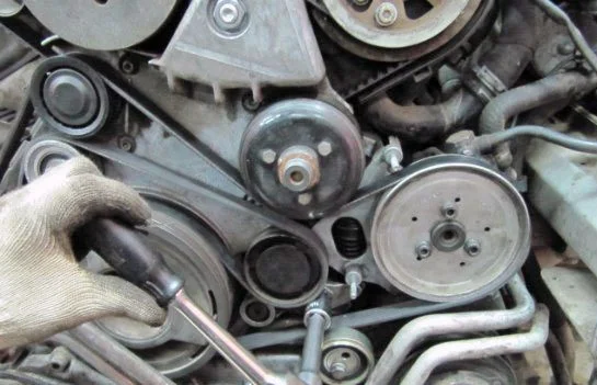 Replacing the Timing Belt and Injection Pump Belt on Audi A6 2.5 TDI V6