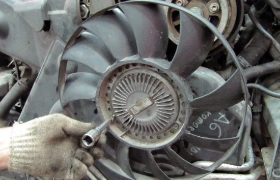 Replacing the Timing Belt and Injection Pump Belt on Audi A6 2.5 TDI V6