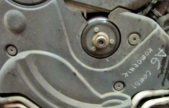 Replacing the Timing Belt and Injection Pump Belt on Audi A6 2.5 TDI V6