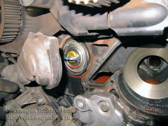 Replacing the Timing Belt and Injection Pump Belt on Audi A6 2.5 TDI V6