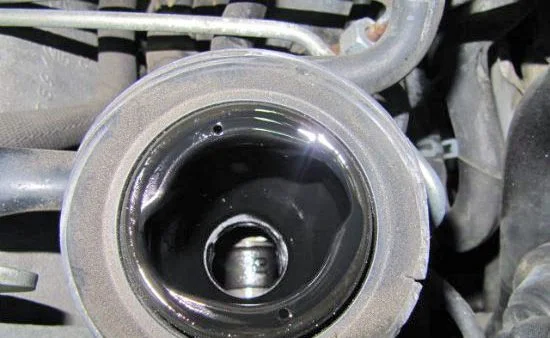 Replacing the Timing Belt and Injection Pump Belt on Audi A6 2.5 TDI V6