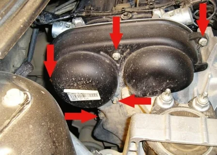 болты крепления защитного кожуха ремня ГРМ Форд Фокус 2 защитный кожух ремня ГРМ Форд Фокус 2