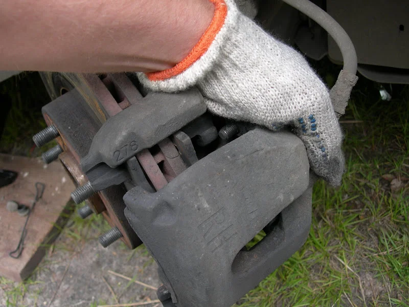 снятие суппорта на Ford Focus II