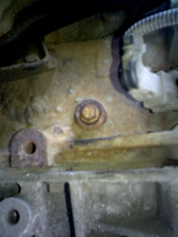 пробка в блоке двигателя