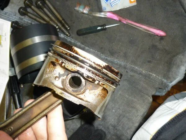 Замена поршневых колец Замена поршневых колец на двигателе Zetec-E