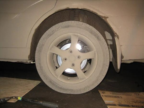 Замена задних тормозных колодок Ford Focus 2