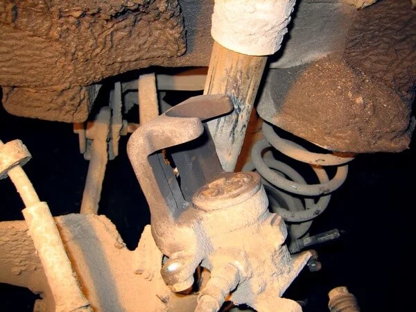 суппорт после вдавливания поршня суппорт с вдавленным поршнем