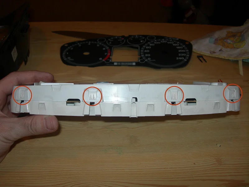 Разборка панели приборов Ford Focus 2