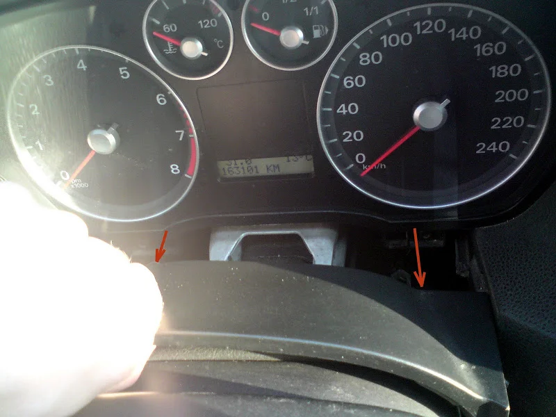 Снятие панели приборов Ford Focus 2