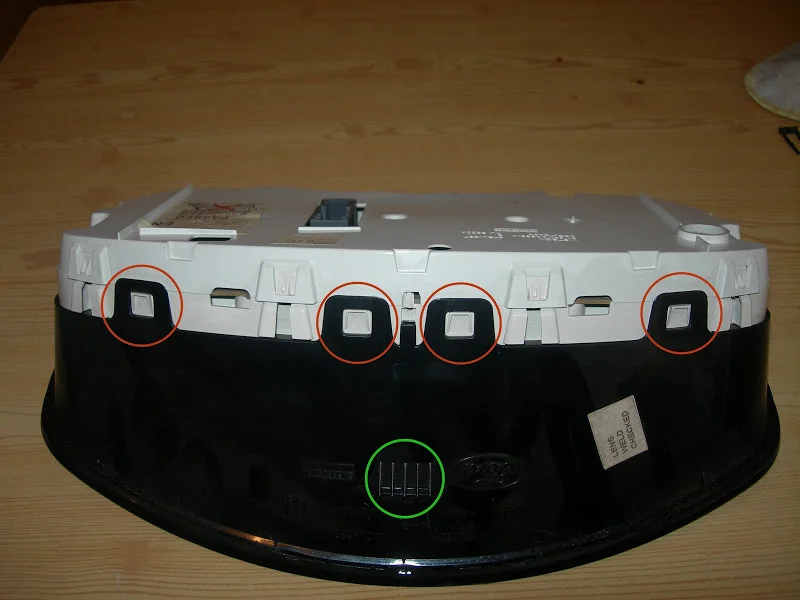 Разборка панели приборов Форд Фокус 2