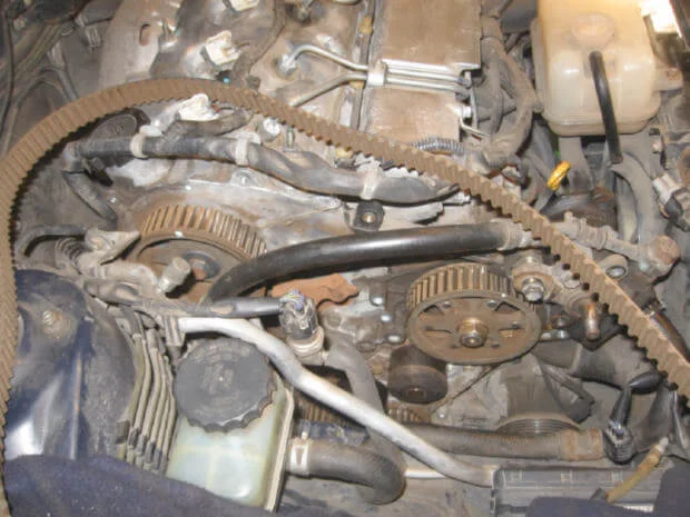 снятие ремня ГРМ Toyota Corolla e110 Снятие ремня ГРМ Toyota Corolla e110