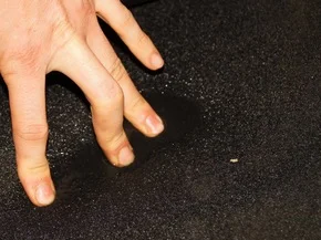 вода под ковриком