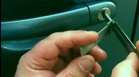 Вскрытие дверей Шкода Октавия