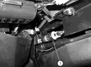 Выключатель сигнала положения педали сцепления 4х4