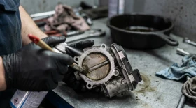 How to clean the throttle body
