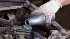 Как часто менять тормозную жидкость