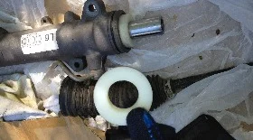 Почему стучит рулевая рейка