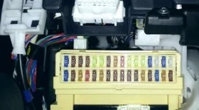 Предохранители Тойота Королла 150