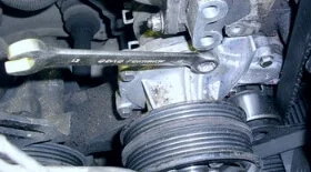 Замена помпы Toyota Avensis 2