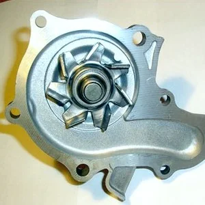 Замена помпы Toyota Avensis 2