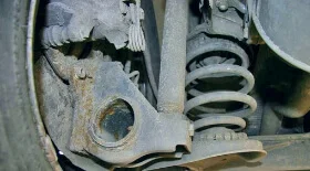 Замена заднего амортизатора на Passat B6