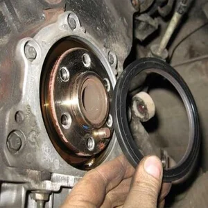 Замена сальника коленвала Toyota Corona/Caldina