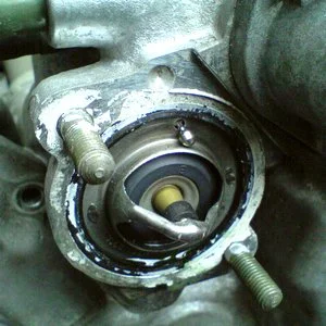 Замена термостата Suzuki Grand Vitara