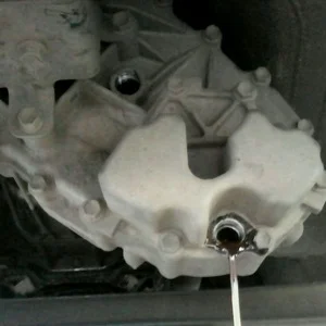 Замена масла в раздаточной коробке Suzuki Grand Vitara