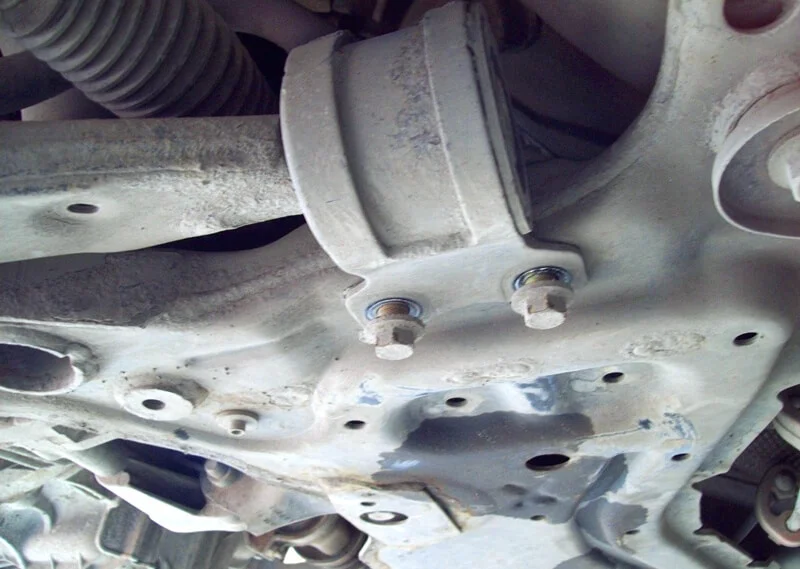 болты крепления заднего сайлентблока рычага Форд Фоку 2