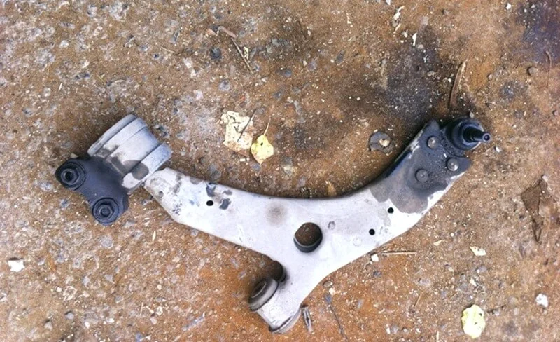 Передний рычаг Форд Фокус 2