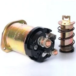 Втягивающее реле стартера Втягивающее реле стартера