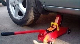 Подкатные домкраты для автомобиля