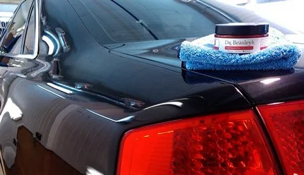 Восковая полироль для кузова автомобиля