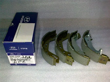 Тормозные колодки 5830525A00