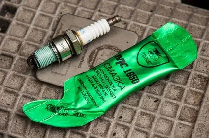 смазка свечей зажигания