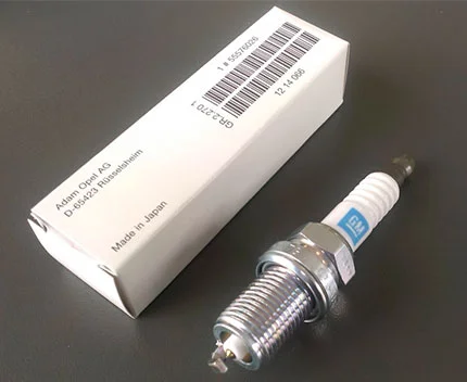 Свечи зажигания 55576026