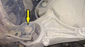 Замена передней опоры двигателя Z18XE Opel Zafira A