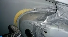 Герметик для швов автомобиля